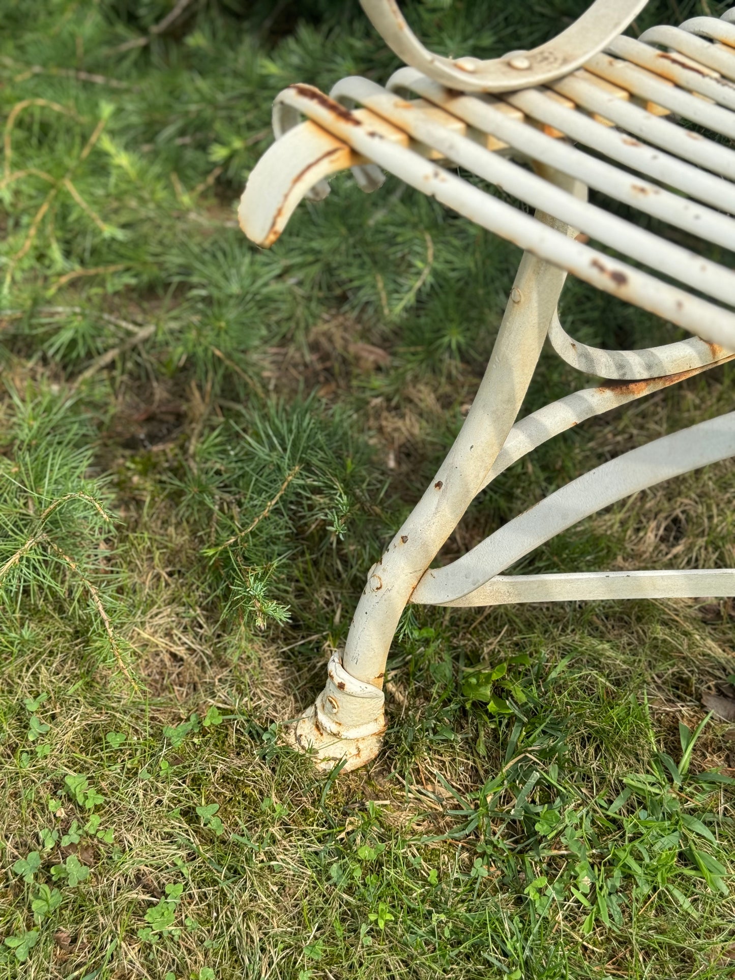 Vintage Arras Tree Bench