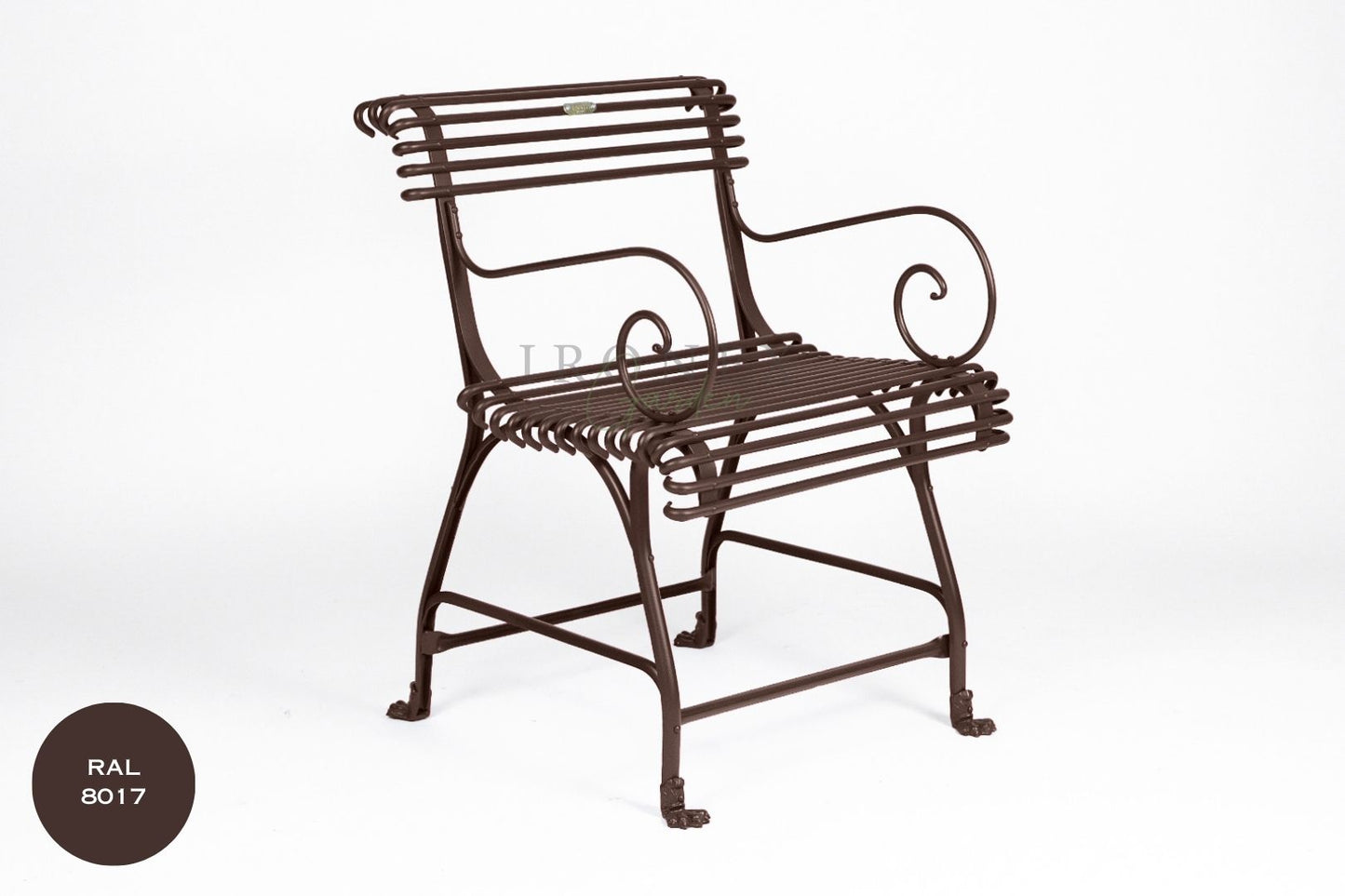 Arras US Armchair with Claws