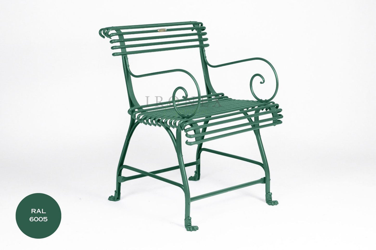 Arras US Armchair with Claws