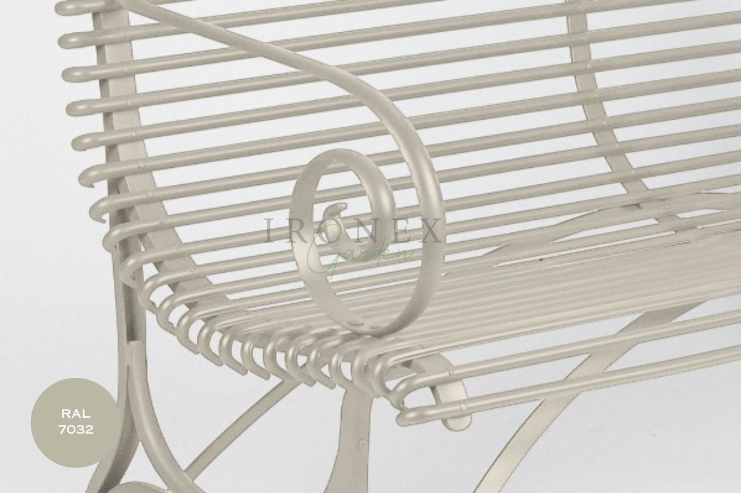 Usine Carré Paris Armchair