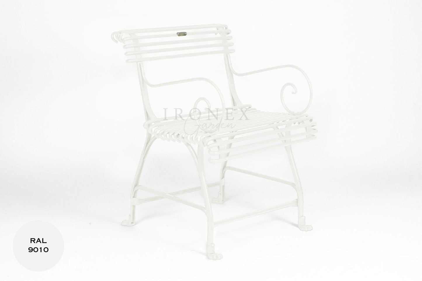 Arras US Armchair with Claws