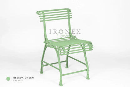 Arras US-Stuhl in Resedagrün RAL 6011 – handgeschmiedetes Schmiedeeisen von Ironex Garden
